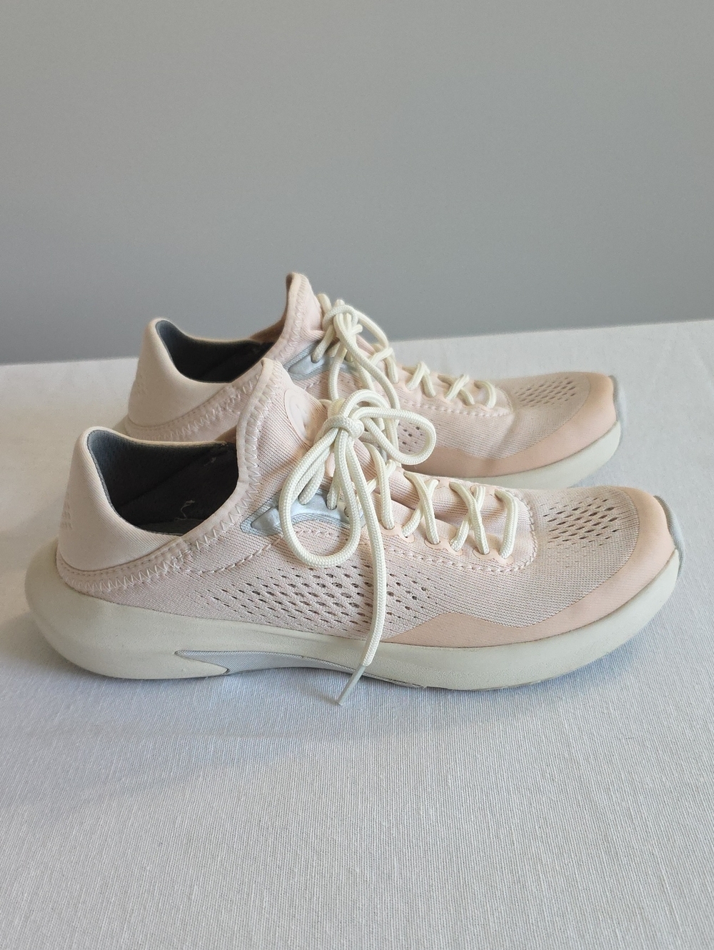 OluKai Sneakers Women's 7 Kaholo Pale Pink Cream Lace-Up Removable Insoles 20491
